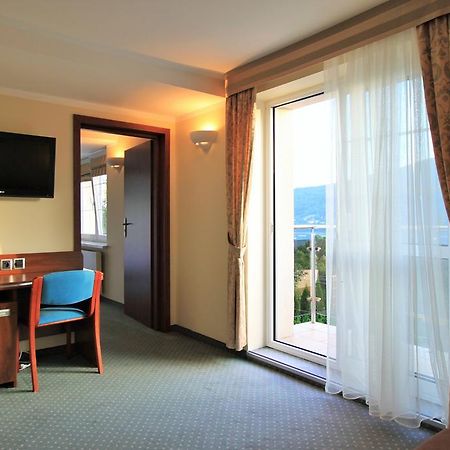 Willa Pod Skrzydlami Hotel Międzybrodzie Bialskie Exterior foto