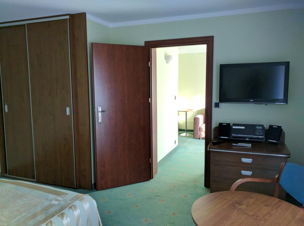 Willa Pod Skrzydlami Hotel Międzybrodzie Bialskie Exterior foto