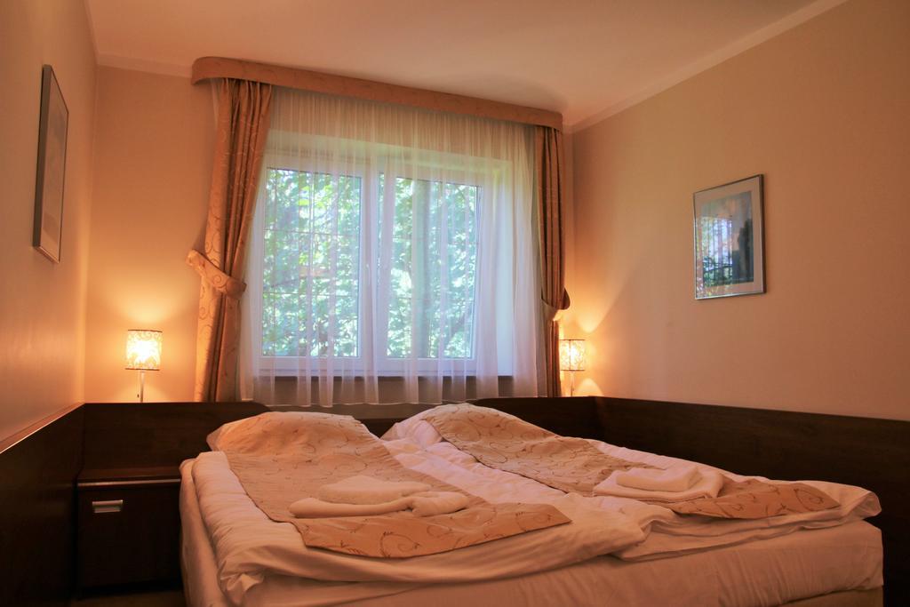 Willa Pod Skrzydlami Hotel Międzybrodzie Bialskie Exterior foto